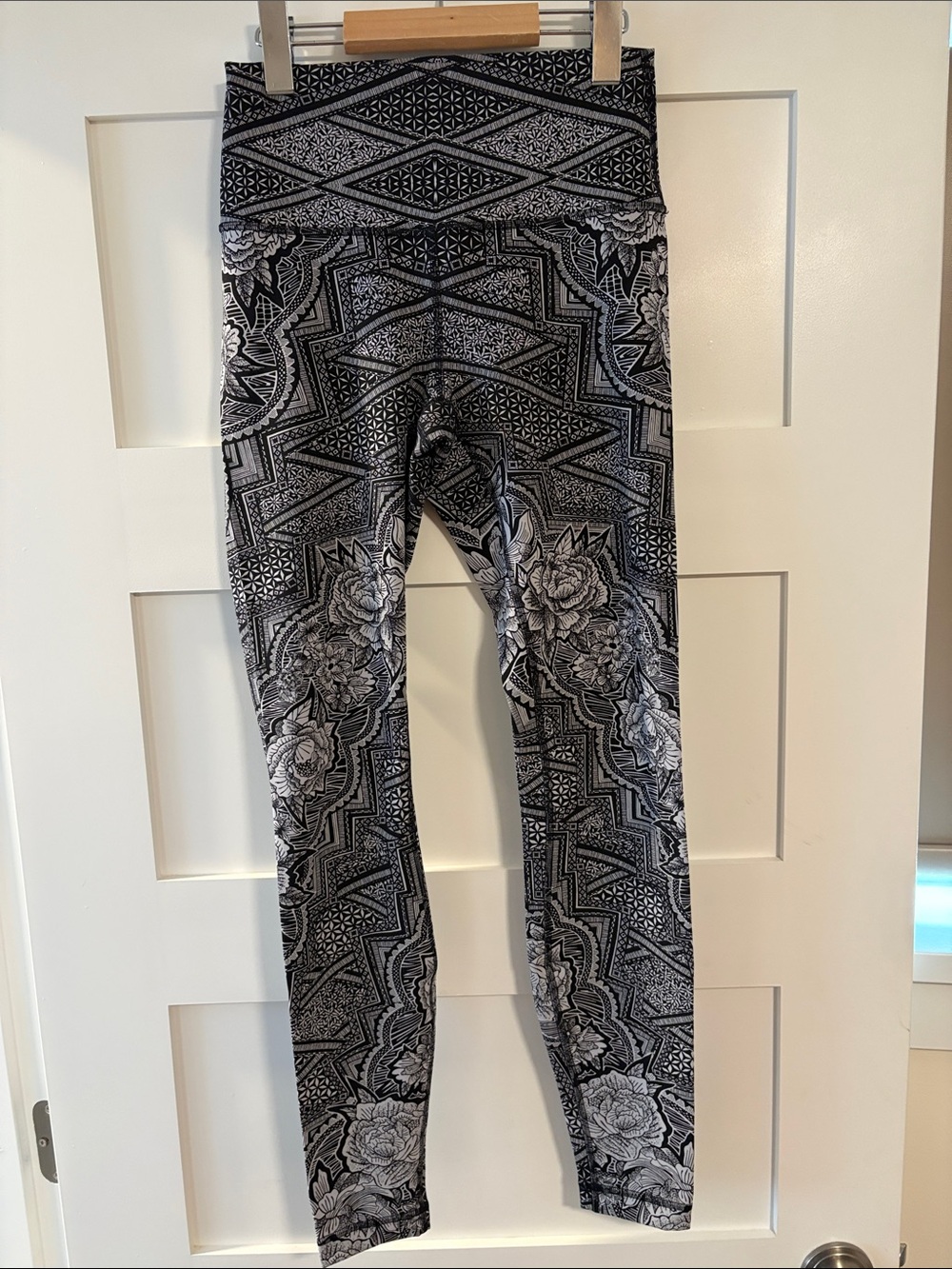 lululemon athletica Girls' Black & White Floral Geo Leggings